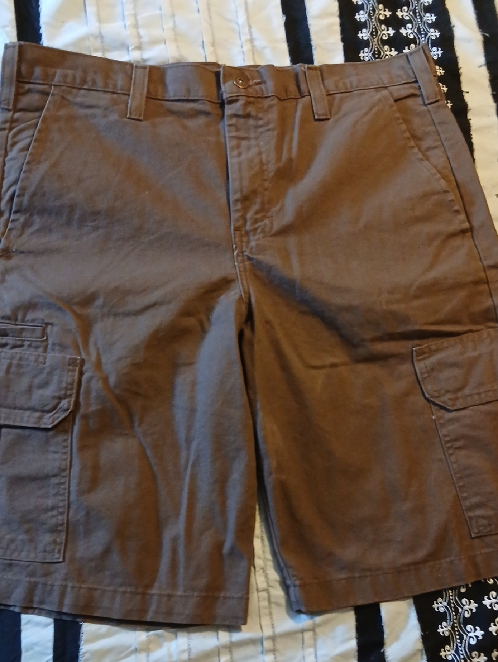 Dickies Brown Cargo Shorts with Utility Pockets New w/ Tags